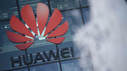 In Boris Johnsons Gefilden. Huawei-Logo an der englischen Zentrale in Reading.