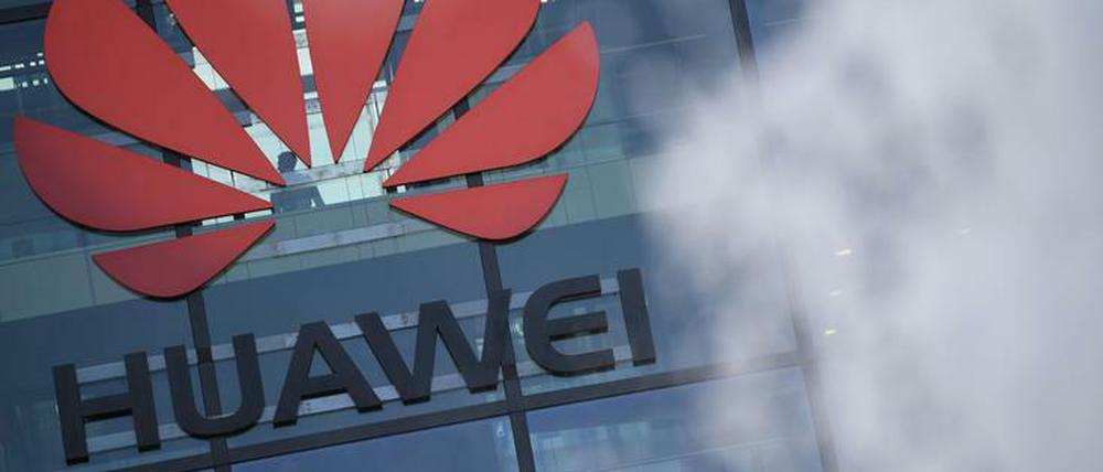In Boris Johnsons Gefilden. Huawei-Logo an der englischen Zentrale in Reading.