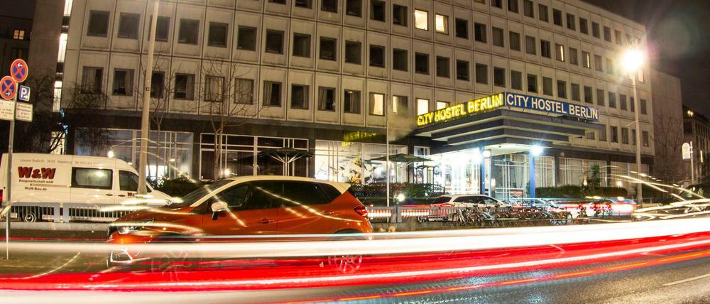Schlafen bei Kim Jong Un. Das Hostel befindet sich auf dem Gelände der nordkoreanischen Botschaft.