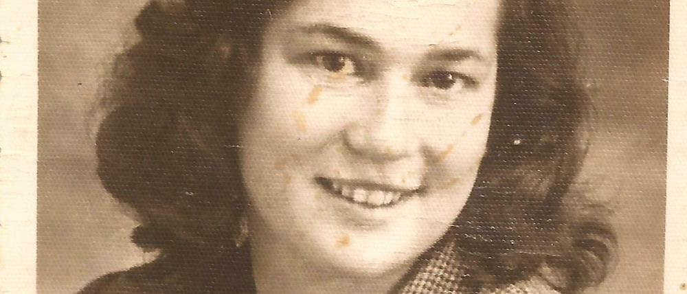 Passbild Sheindi Ehrenwalds von 1947