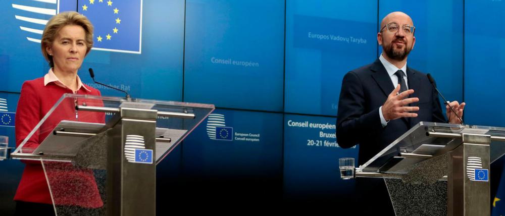 Kommissionschefin Ursula von der Leyen und Charles Michel, Präsident des Europäischen Rates, beim Abschluss des EU-Sondergipfels zum europäischen Haushalt.