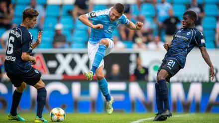 Nicht mehr am Ball: Daniel Frahn (Mitte) und der Chemnitzer FC haben sich getrennt.