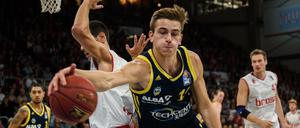 Er hat Rücken. Tim Schneider (mit Ball) fehlt Alba Berlin vorerst.