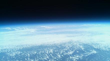 Oben Weltall, unten Pankow. Der erste Ballon des Stratosphären-Projekt am Robert-Havemann-Gymnasium startete im Juni 2019. Dabei nahm er dieses Foto auf.