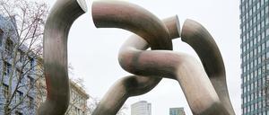 Die verschlungenen Röhren auf der Tauentzienstraße symbolisierten einst die Teilung, dann die Einheit Berlins.
