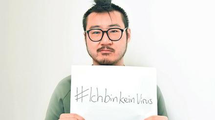 Asiatisch aussehende Menschen werden von einigen gemieden, seit das Coronavirus ausgebrochen ist.