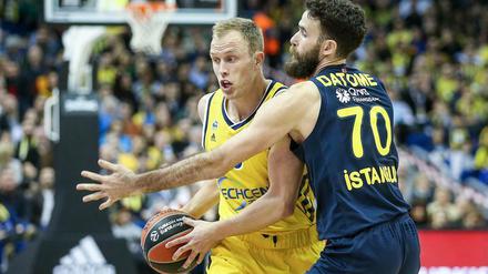 Alba Berlin und Luke Sikma (links) stemmten sich vergeblich gegen die Heimniederlage.