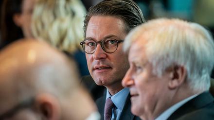 Verkehrsminister Andreas Scheuer und Innenminister Horst Seehofer (rechts, beide CSU) setzen oft auf externe Berater.