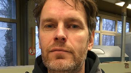 Tischlermeister Thorsten Schwemmler, der Inhaber von "Stephan Möbel", kämpft im Gewerbegebiet in Berlin-Spandau gegen seine Kündigung.