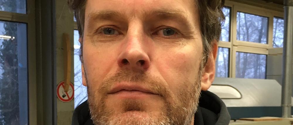 Tischlermeister Thorsten Schwemmler, der Inhaber von "Stephan Möbel", kämpft im Gewerbegebiet in Berlin-Spandau gegen seine Kündigung.