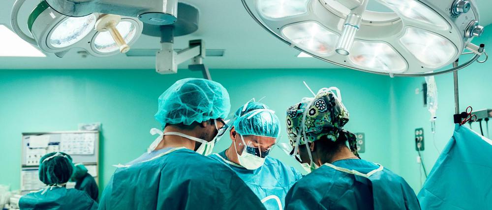 Zu wenig Ruhezeit? Der Marburger Bund möchte verlässlichere Regelungen für Klinikärzte.