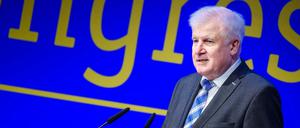 Horst Seehofer (CSU) spricht auf dem Europäischen Polizeikongress in Berlin.