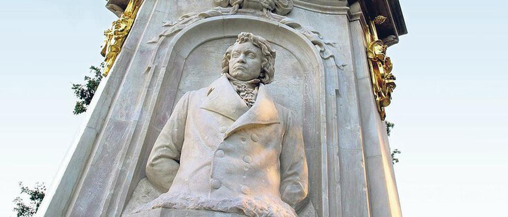In Berlin erinnern Straßen, eine Schule und ein Hotel an Beethoven, außerdem das Beethoven-Haydn-Mozart-Denkmal im Tiergarten.