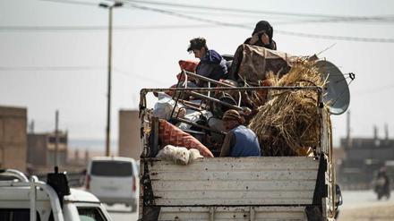 Flüchtlinge nahe der türkisch-syrischen Grenze im Oktober 2019. Ankaras Armee griff dort die Rojava genannte kurdische Autonomieregion an.