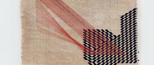 Redjaians Arbeit „No Flag 3“ aus dem Jahr 2019 mit Fäden auf von Hand gewebtem Teppich.