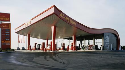 Schönheit des Banalen. Susanne Hefti fotografiert Tankstellen.