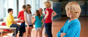 Schlimm ist es, wenn Kinder in der Schule abseits stehen, weil sie gemobbt werden.