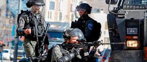 Auf der Suche nach dem Attentäter: Israelische Soldaten in Betlehem.