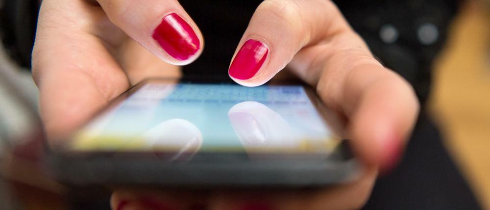 Im Aufmerksamkeitscasino: Viele Smartphone-Apps nutzen die gleichen psychologischen Mechanismen wie einarmige Banditen.