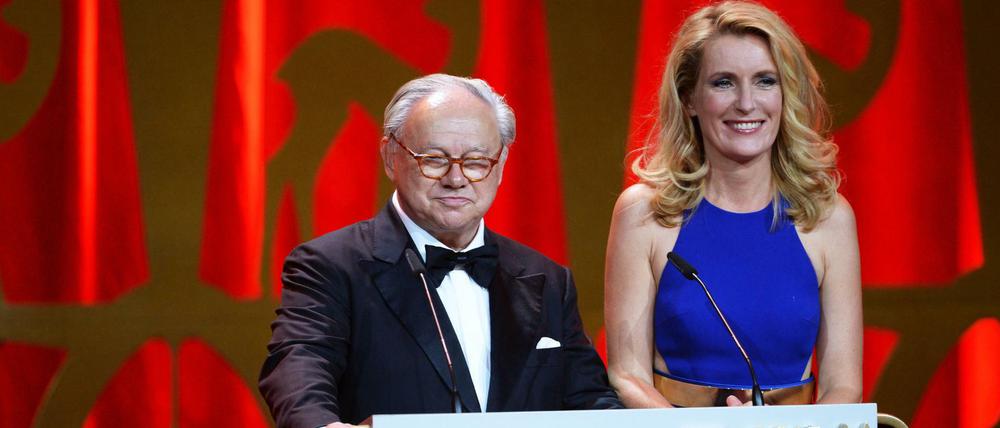 Hinter dem Bambi steht das Medienhaus von Hubert Burda, hier zu sehen mit seiner Frau Maria Furtwängler.