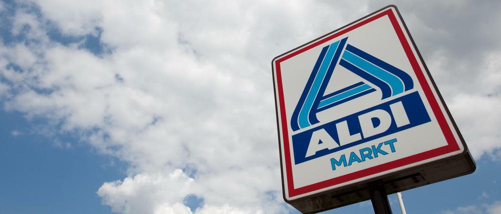 Aldi muss sich Gedanken machen, wie sie die gesetzlich geforderte Mehrwegquote einhalten wollen. 