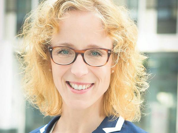 Porträtbild von Julia Kasselt.