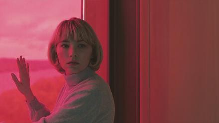 Kontrollverlust. Im Film „Swallow“ entwickelt die schwangere Protagonistin das Bedürfnis, gefährliche Dinge zu schlucken. 