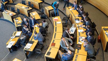 Wie weiter jetzt? Im Thüringer Landtag beginnt das große Kopfzerbrechen.