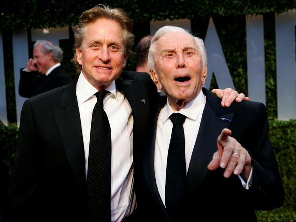 Wie der Vater, so der Sohn: Michael Douglas und Kirk Douglas, Filmstars.