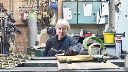 "Ich habe Gestaltungswillen." Gabriele Sawitzki in ihrer Werkstatt in Rixdorf. Zum Handwerk kam die studierte Lebensmitteltechnikerin über Umwege.