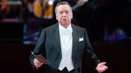 Roland Kaiser, Schlagersänger, moderierte am Freitagabend den 15. Semperopernball. 
