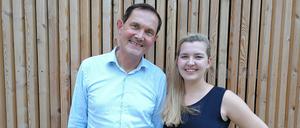 Haben gut Lachen: Werner Landwehr und Elena Poeschl aus dem Vorstands der „Diese eG“. 