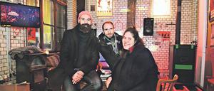 Der Verein des kleinen Filmrauschpalasts, zu dem Arian Berndt (von links), Sophia Derda und Erik Scharwächter gehören, setzt auf freiwillige Mitarbeit und die Liebe zum Film, der für sie unbedingt analog gezeigt werden muss.
