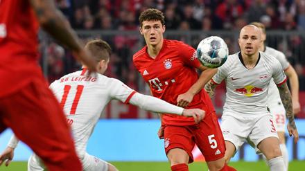 Kaum ein Durchkommen: Vor allem in Halbzeit eins lieferten sich die Bayern und RB Leipzig ein sehr taktisch geprägtes Match.