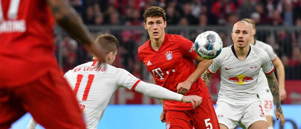 Kaum ein Durchkommen: Vor allem in Halbzeit eins lieferten sich die Bayern und RB Leipzig ein sehr taktisch geprägtes Match.