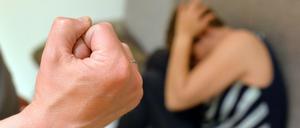 Um die 14.500 Opfer häuslicher Gewalt zählte die Berliner Polizei zuletzt - pro Jahr.