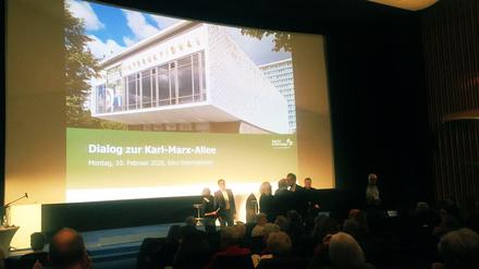 Am Montag fand ein Bürgerdialog zur Umgestaltung der Karl-Marx-Allee im Kino International statt.