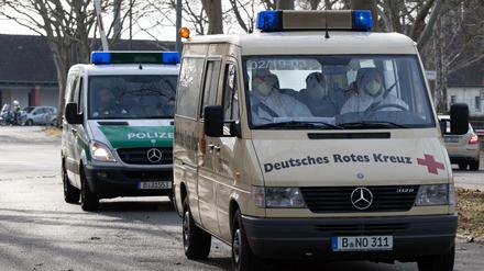 Ein Flugzeug der Bundeswehr ist mit Rückkehrern aus der schwer vom Coronavirus betroffenen chinesischen Stadt Wuhan in Berlin gelandet.