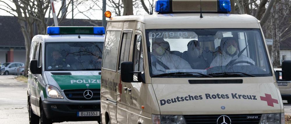 Ein Flugzeug der Bundeswehr ist mit Rückkehrern aus der schwer vom Coronavirus betroffenen chinesischen Stadt Wuhan in Berlin gelandet.