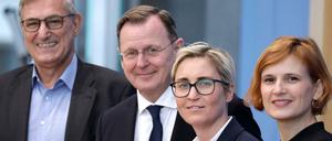 Linken-Spitzenpolitiker Bernd Riexinger, Bodo Ramelow, Susanne Hennig-Wellsow und Katja Kipping (von links) nach dem Wahlsieg Ende Oktober in Thüringen. 