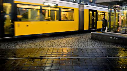Ein Mann wurde von einer Tram in Lichtenberg angefahren. (Symbolbild)