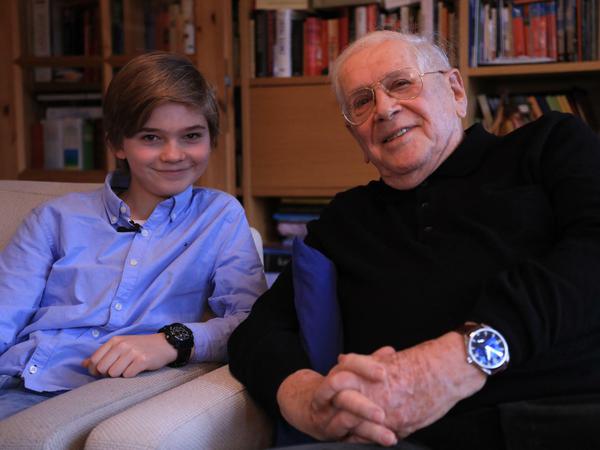 Auf Du und Du: Ein 13-Jähriger und ein 90-Jähriger.