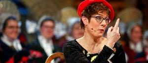 Annegret Kramp-Karrenbauer, bei der Fasnacht in Stockach. 