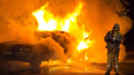 In der Nacht zu Montag sind in Blankenfelde, Marzahn und Hellersdorf Autos in Flammen aufgegangen.
