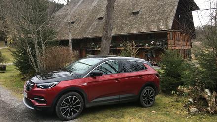 Bis 2024 will Opel jedes Modell auch als elektrifizierte Variante anbieten. Den Grandland X gibt es jetzt schon als Plug-in-Hybrid.
