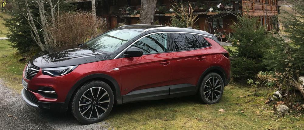 Bis 2024 will Opel jedes Modell auch als elektrifizierte Variante anbieten. Den Grandland X gibt es jetzt schon als Plug-in-Hybrid.