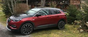 Bis 2024 will Opel jedes Modell auch als elektrifizierte Variante anbieten. Den Grandland X gibt es jetzt schon als Plug-in-Hybrid.
