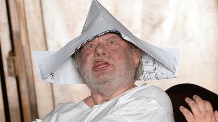 Volker Spengler als Knut Brovik in "Baumeister Solness" nach Henrik Ibsen.