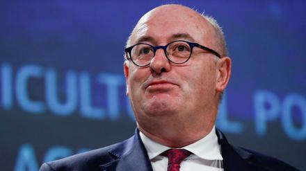 EU-Handelskommissar Phil Hogan verteidigt EVFTA gegen Kritik. 