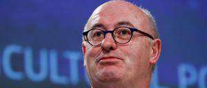 EU-Handelskommissar Phil Hogan verteidigt EVFTA gegen Kritik. 